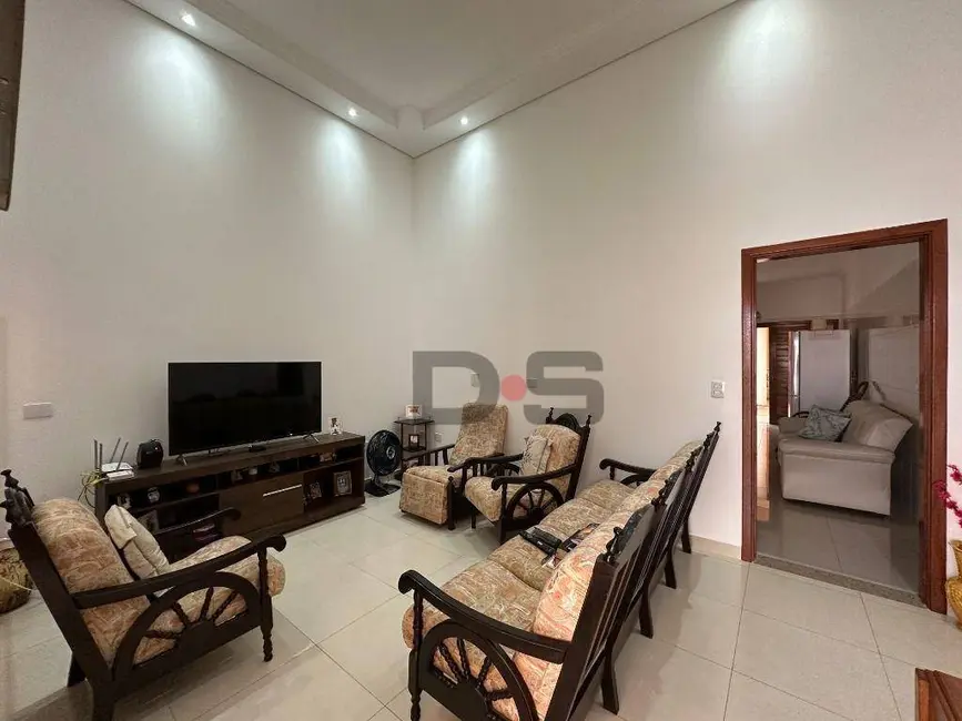 Foto 1 de Casa com 3 quartos à venda, 300m2 em Cerquilho - SP