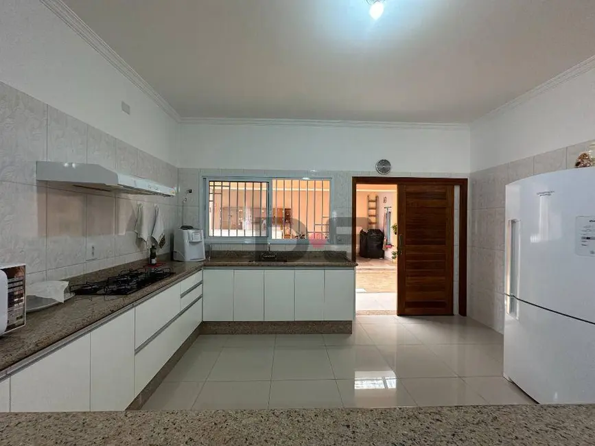 Foto 6 de Casa com 3 quartos à venda, 300m2 em Cerquilho - SP