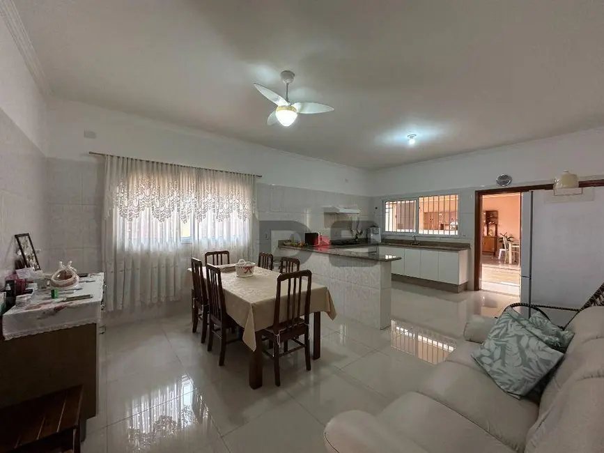 Foto 3 de Casa com 3 quartos à venda, 300m2 em Cerquilho - SP