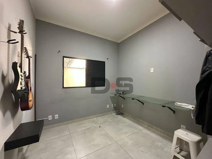 Casa de Condomínio com 3 quartos à venda, 250m2 em Cerquilho - SP - imagem 4 Foto 4 de Casa de Condomínio com 3 quartos à venda, 250m2 em Cerquilho - SP