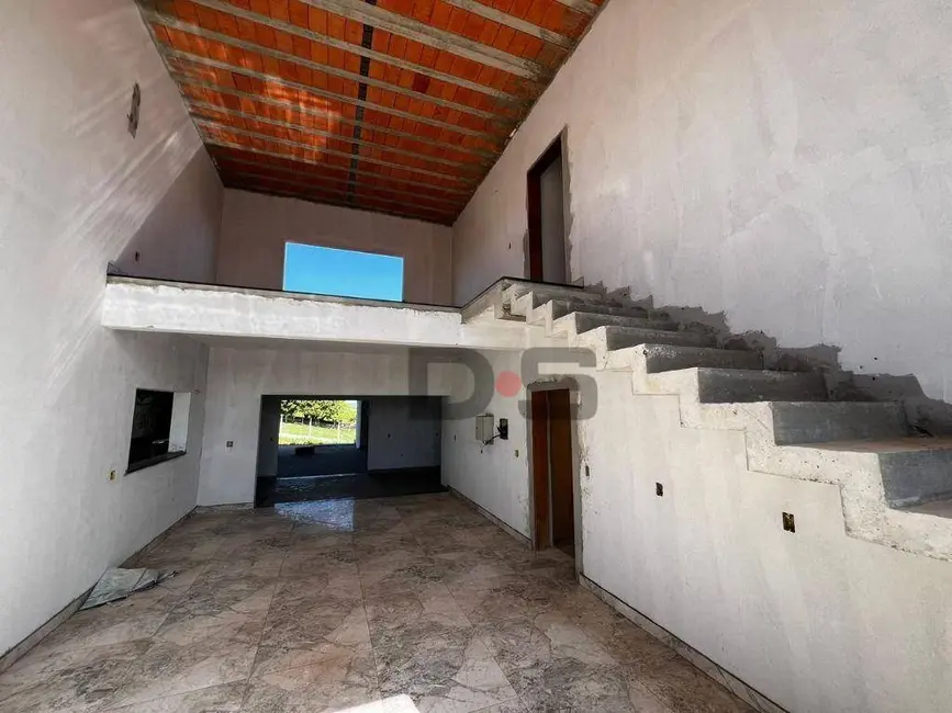 Chácara com 3 quartos à venda, 3000m2 em Cerquilho - SP - imagem 2 Foto 2 de Chácara com 3 quartos à venda, 3000m2 em Cerquilho - SP