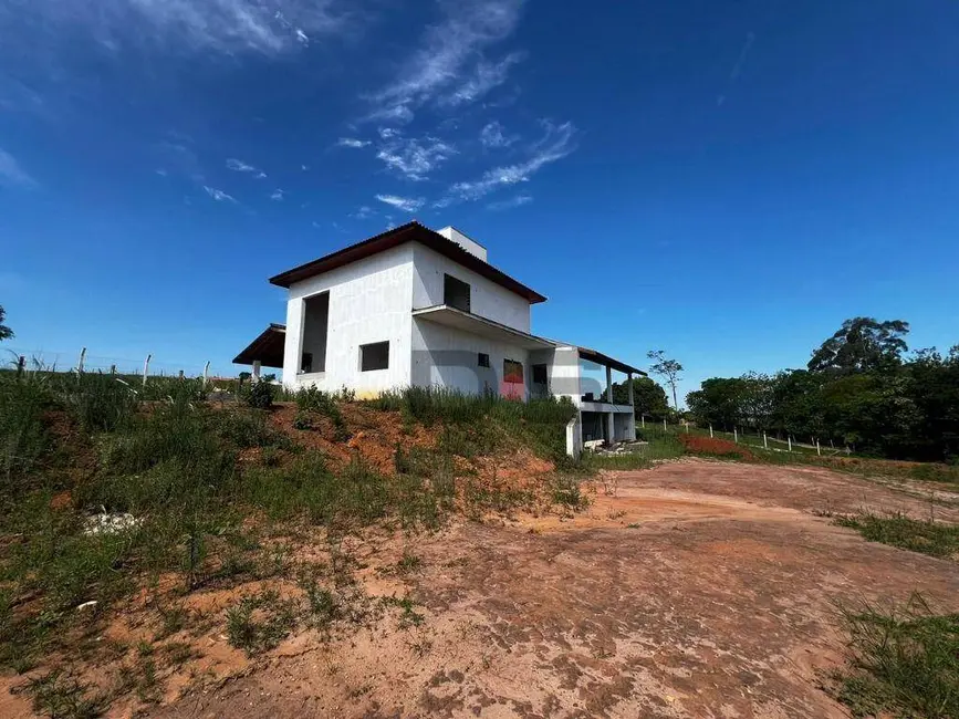 Chácara com 3 quartos à venda, 3000m2 em Cerquilho - SP - imagem 1 Foto 1 de Chácara com 3 quartos à venda, 3000m2 em Cerquilho - SP