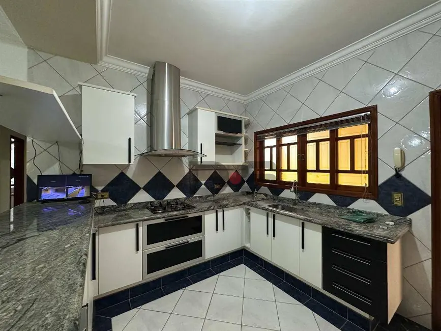 Casa com 3 quartos à venda, 250m2 em Cerquilho - SP - imagem 2 Foto 2 de Casa com 3 quartos à venda, 250m2 em Cerquilho - SP