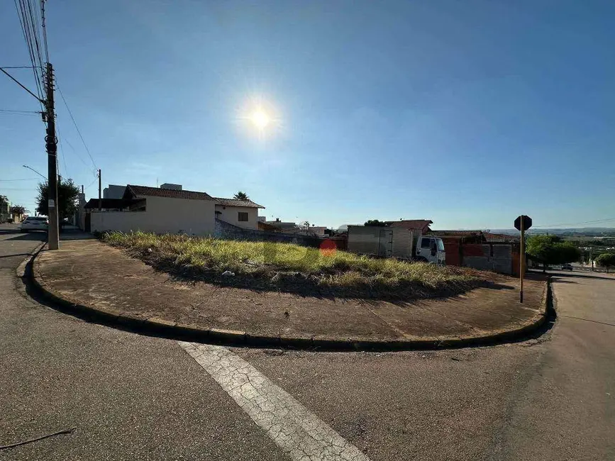 Foto 2 de Terreno / Lote à venda, 330m2 em Cerquilho - SP