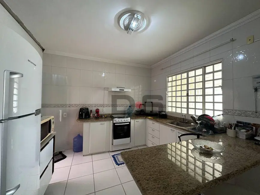 Foto 4 de Casa com 3 quartos à venda, 180m2 em Cerquilho - SP