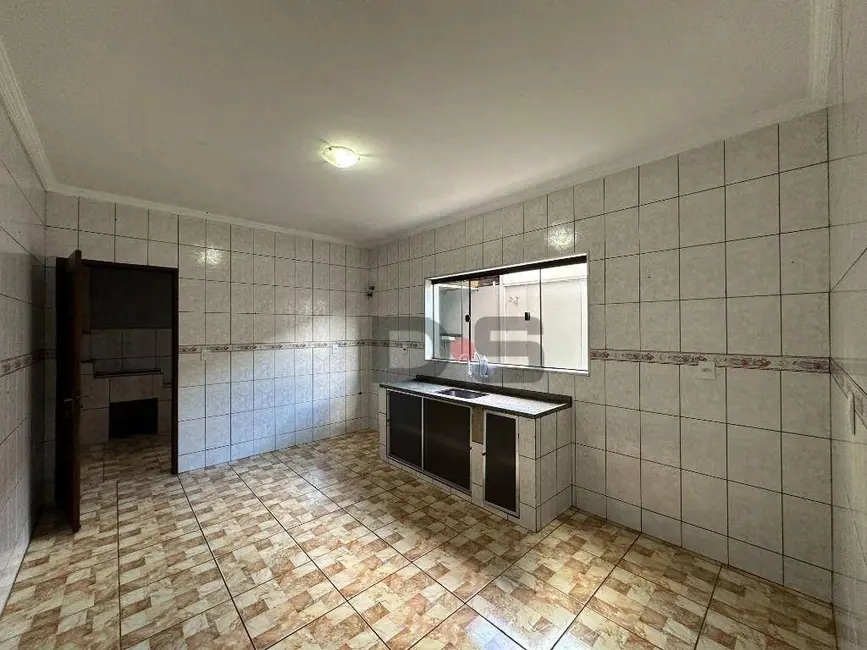 Foto 2 de Sobrado com 4 quartos à venda, 125m2 em Cerquilho - SP