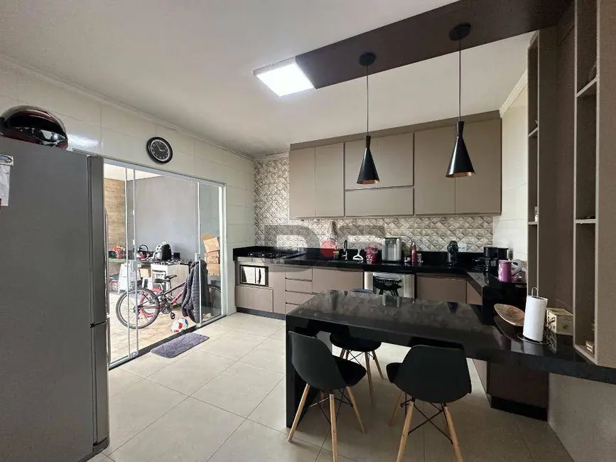 Foto 4 de Casa com 3 quartos à venda, 312m2 em Centro, Cerquilho - SP