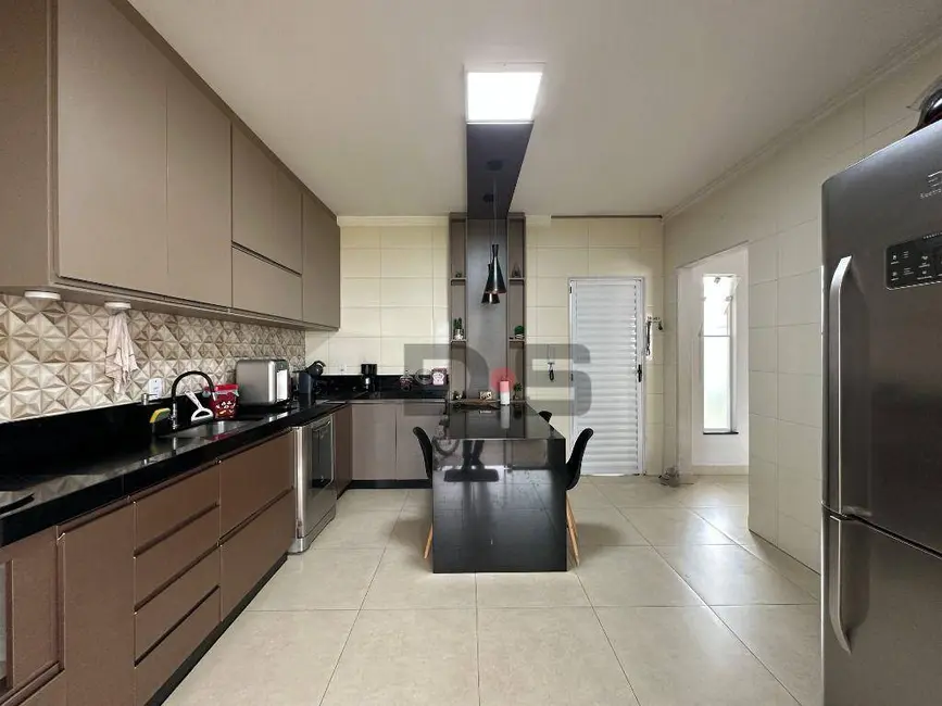Foto 5 de Casa com 3 quartos à venda, 312m2 em Centro, Cerquilho - SP
