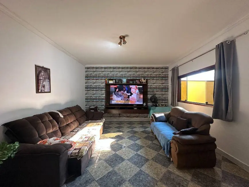 Casa com 4 quartos à venda, 300m2 em Cerquilho - SP - imagem 3 Foto 3 de Casa com 4 quartos à venda, 300m2 em Cerquilho - SP