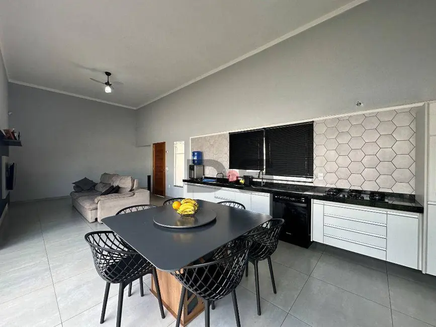 Casa com 4 quartos à venda, 325m2 em Cerquilho - SP - imagem 4 Foto 4 de Casa com 4 quartos à venda, 325m2 em Cerquilho - SP
