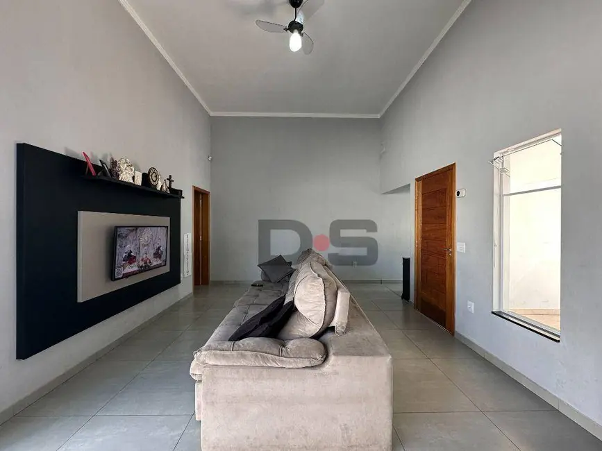 Casa com 4 quartos à venda, 325m2 em Cerquilho - SP - imagem 3 Foto 3 de Casa com 4 quartos à venda, 325m2 em Cerquilho - SP