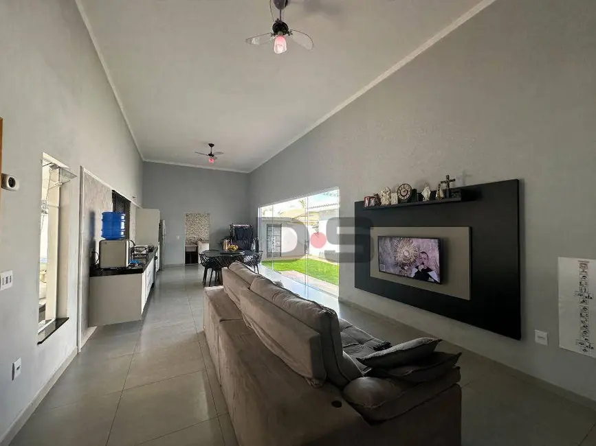 Casa com 4 quartos à venda, 325m2 em Cerquilho - SP - imagem 1 Foto 1 de Casa com 4 quartos à venda, 325m2 em Cerquilho - SP
