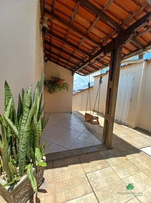 Foto 6 de Casa com 3 quartos à venda, 360m2 em Cruzeiro, Ibirite - MG