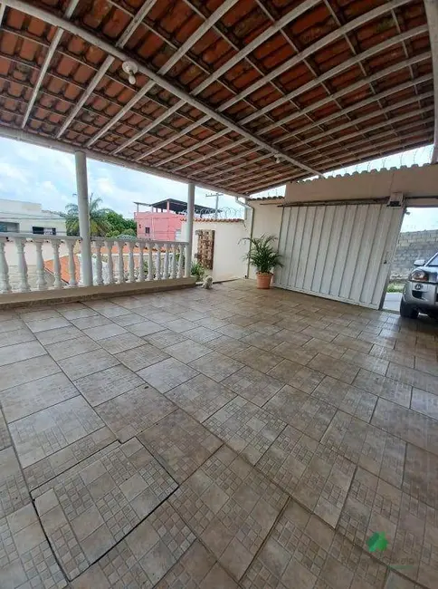 Foto 3 de Casa com 3 quartos à venda, 360m2 em Cruzeiro, Ibirite - MG