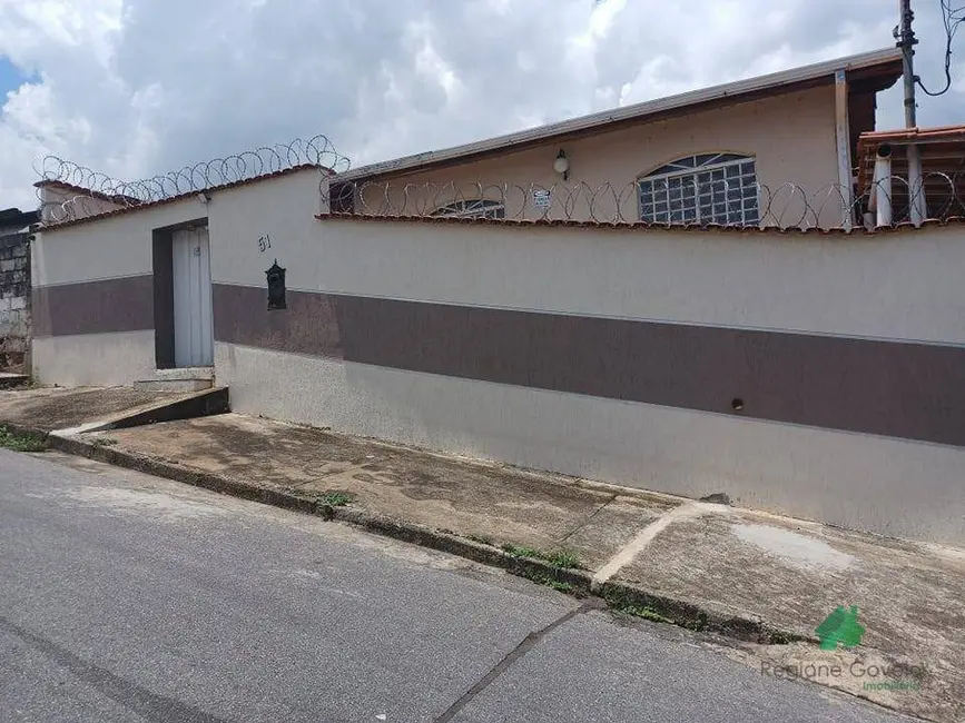 Foto 1 de Casa com 3 quartos à venda, 360m2 em Cruzeiro, Ibirite - MG