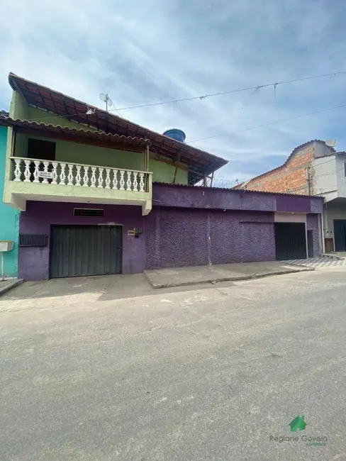 Foto 1 de Casa com 7 quartos à venda, 300m2 em Ibirite - MG