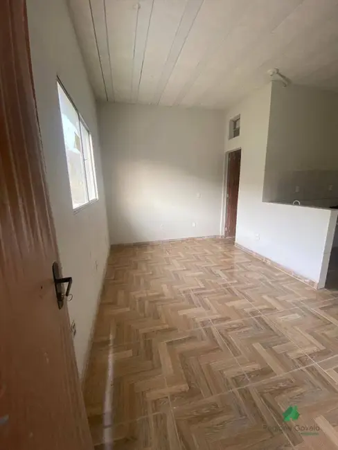 Foto 4 de Casa com 2 quartos para alugar, 60m2 em Ibirite - MG