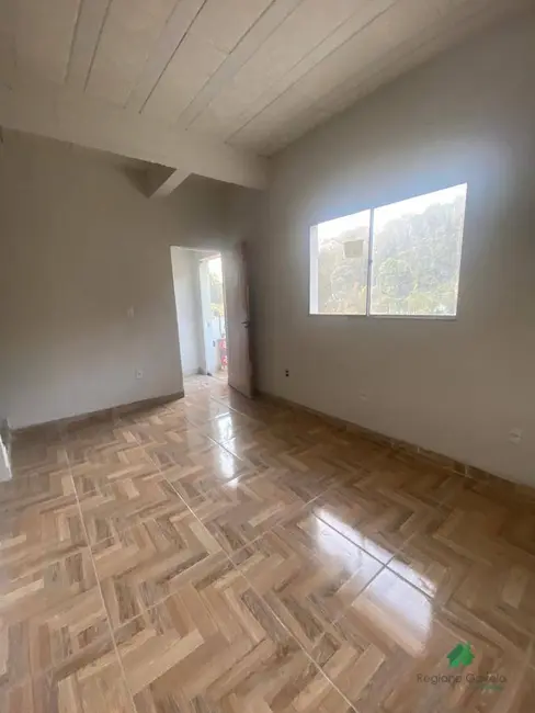 Foto 8 de Casa com 2 quartos para alugar, 60m2 em Ibirite - MG