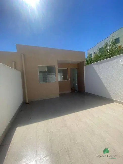 Foto 2 de Casa com 2 quartos para alugar, 100m2 em Camargos, Ibirite - MG