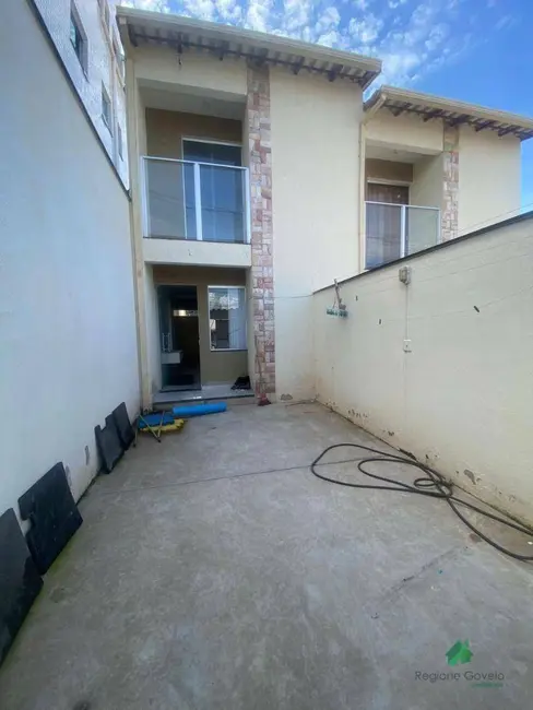 Foto 3 de Casa com 2 quartos para alugar, 80m2 em Cruzeiro, Ibirite - MG