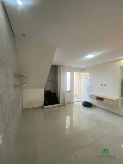 Foto 8 de Casa com 2 quartos para alugar, 80m2 em Cruzeiro, Ibirite - MG