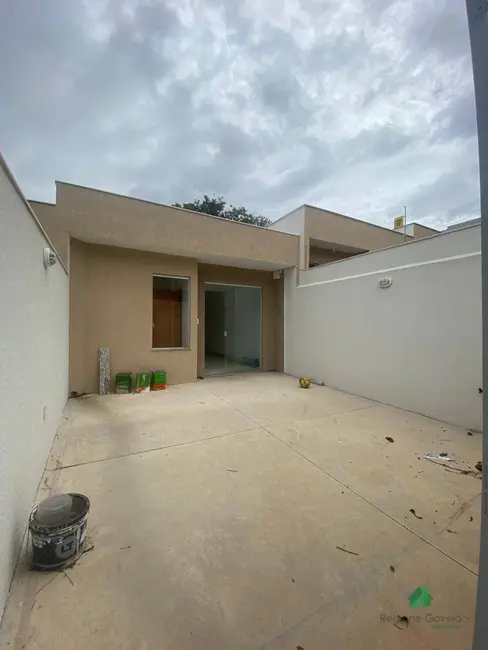 Foto 1 de Casa com 2 quartos à venda, 85m2 em Camargos, Ibirite - MG