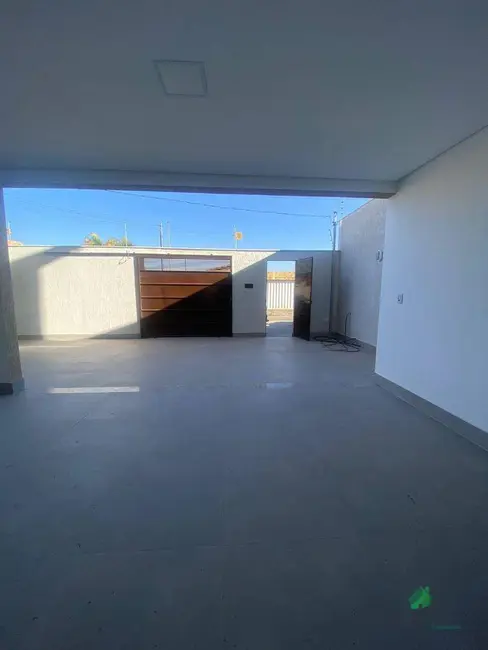 Foto 2 de Casa com 3 quartos à venda, 115m2 em Cruzeiro, Ibirite - MG