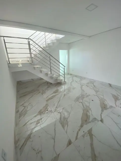 Foto 3 de Casa com 3 quartos à venda, 360m2 em Sarzedo - MG