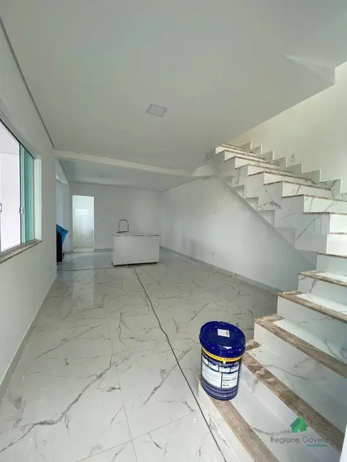 Casa com 3 quartos à venda, 360m2 em Sarzedo - MG - imagem 1 Foto 1 de Casa com 3 quartos à venda, 360m2 em Sarzedo - MG