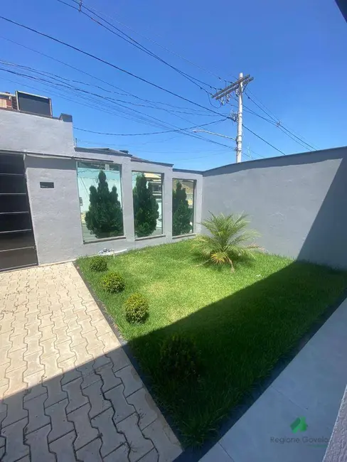 Foto 2 de Casa com 3 quartos à venda, 97m2 em Sarzedo - MG