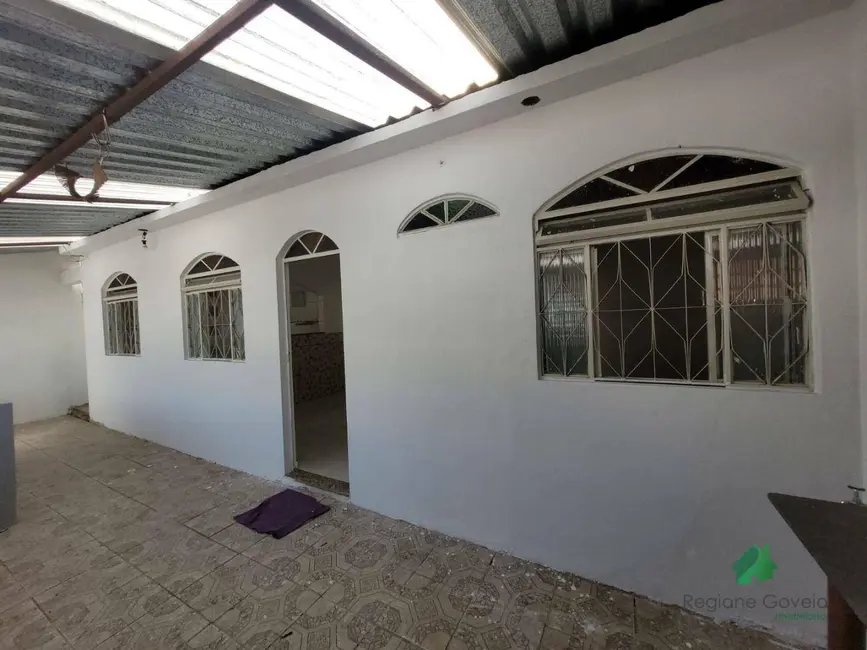 Foto 1 de Casa com 2 quartos para alugar, 60m2 em Ibirite - MG