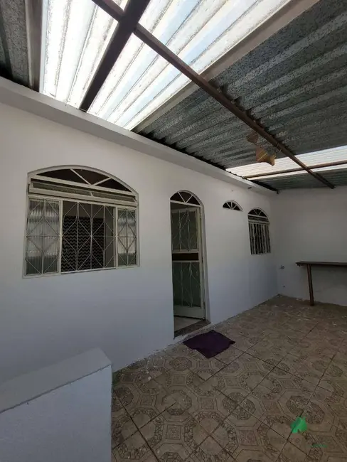 Foto 2 de Casa com 2 quartos para alugar, 60m2 em Ibirite - MG