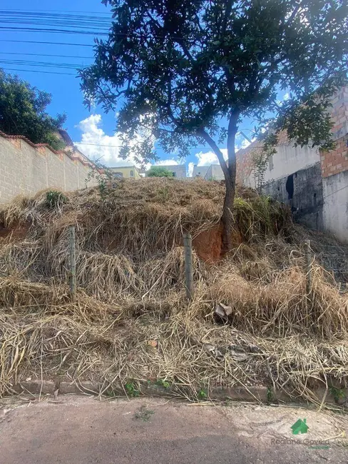 Foto 1 de Terreno / Lote à venda, 360m2 em Ibirite - MG