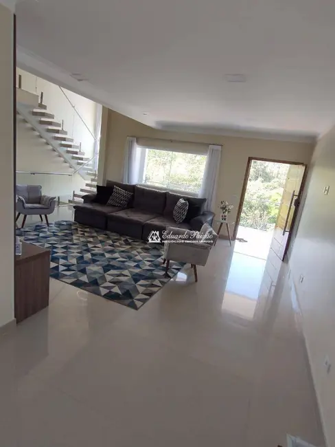 Foto 4 de Sobrado com 3 quartos à venda, 300m2 em Aruja - SP