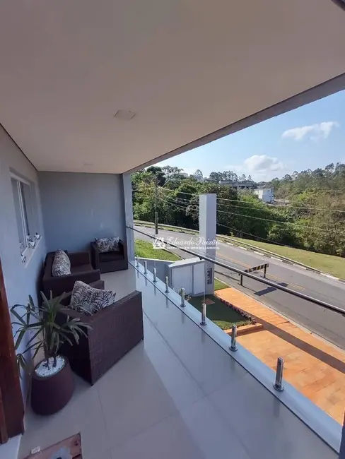 Foto 9 de Sobrado com 3 quartos à venda, 300m2 em Aruja - SP