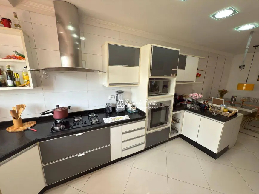 Foto 5 de Sobrado com 4 quartos à venda, 400m2 em Vila Galvão, Guarulhos - SP