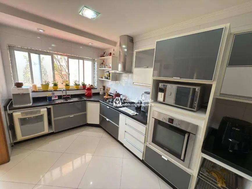 Foto 3 de Sobrado com 4 quartos à venda, 400m2 em Vila Galvão, Guarulhos - SP