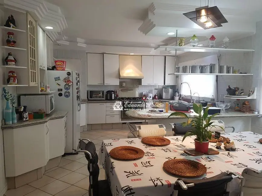 Sobrado com 4 quartos à venda, 710m2 em Vila Rosália, Guarulhos - SP - imagem 3 Foto 3 de Sobrado com 4 quartos à venda, 710m2 em Vila Rosália, Guarulhos - SP