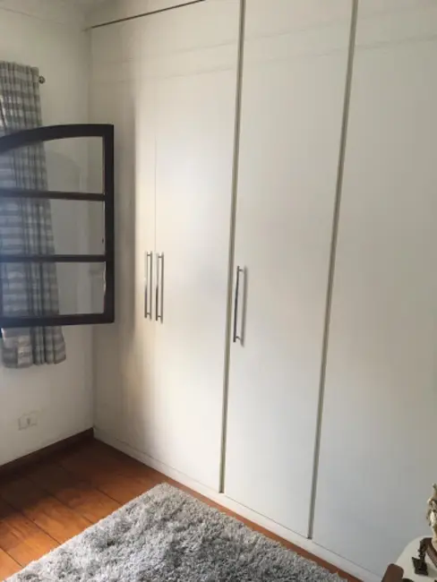 Sobrado com 3 quartos à venda, 240m2 em Centro, Guarulhos - SP - imagem 9 Foto 9 de Sobrado com 3 quartos à venda, 240m2 em Centro, Guarulhos - SP