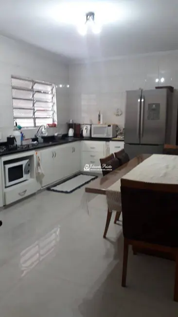 Sobrado com 3 quartos à venda, 154m2 em Jardim Palmira, Guarulhos - SP - imagem 6 Foto 6 de Sobrado com 3 quartos à venda, 154m2 em Jardim Palmira, Guarulhos - SP