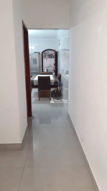 Sobrado com 3 quartos à venda, 154m2 em Jardim Palmira, Guarulhos - SP - imagem 4 Foto 4 de Sobrado com 3 quartos à venda, 154m2 em Jardim Palmira, Guarulhos - SP