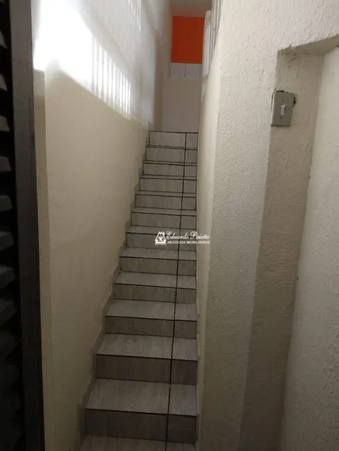 Foto 8 de Casa com 3 quartos à venda e para alugar, 250m2 em Jardim Las Vegas, Guarulhos - SP