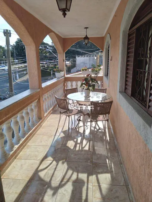 Sobrado com 3 quartos à venda, 522m2 em Jardim Santa Cecília, Guarulhos - SP - imagem 3 Foto 3 de Sobrado com 3 quartos à venda, 522m2 em Jardim Santa Cecília, Guarulhos - SP