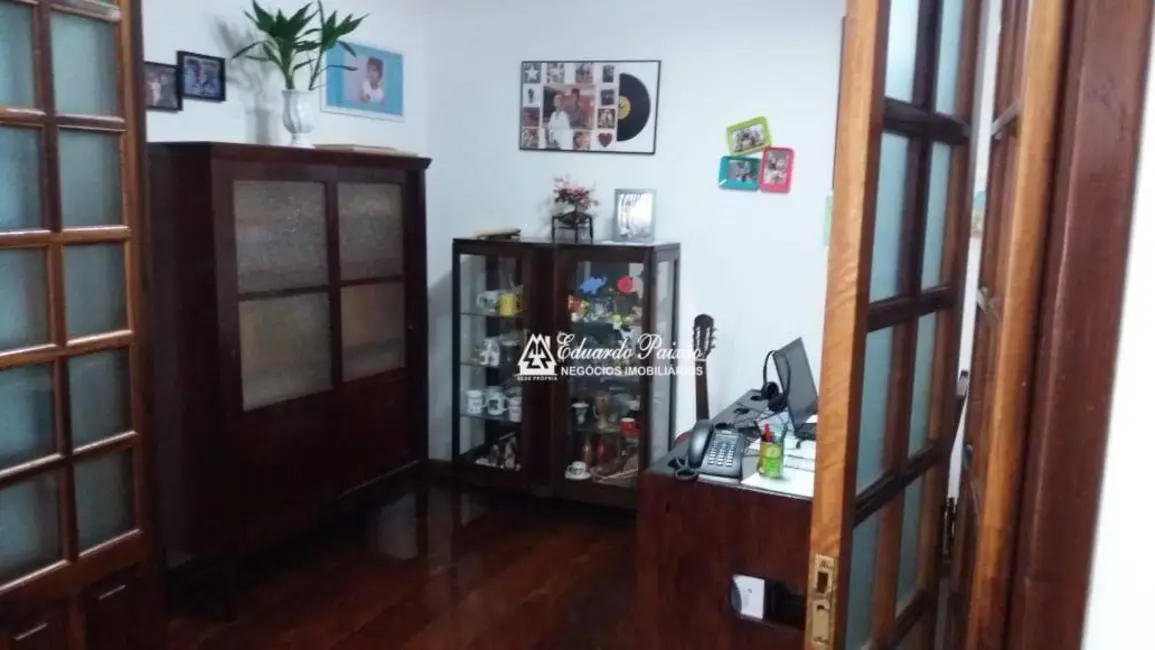 Foto 6 de Casa com 4 quartos à venda, 240m2 em Vila Galvão, Guarulhos - SP