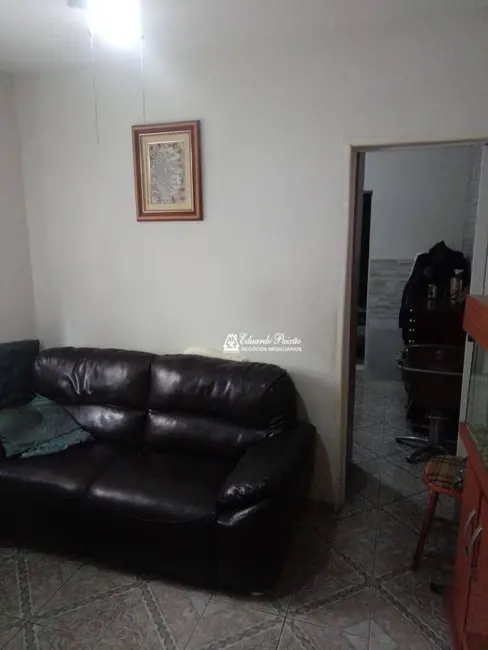Sobrado com 3 quartos à venda, 200m2 em Jardim Miriam, Guarulhos - SP - imagem 4 Foto 4 de Sobrado com 3 quartos à venda, 200m2 em Jardim Miriam, Guarulhos - SP