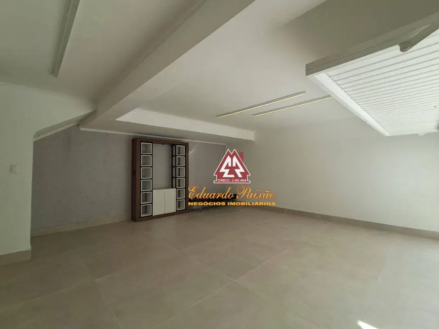 Foto 8 de Sobrado com 3 quartos à venda, 313m2 em Vila Galvão, Guarulhos - SP
