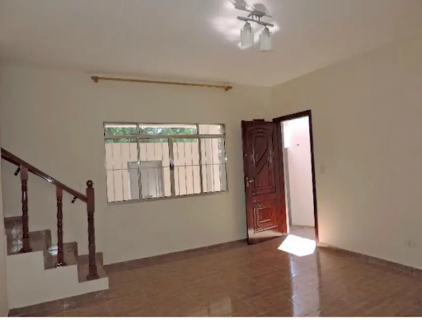 Sobrado com 3 quartos à venda, 160m2 em Jardim Aida, Guarulhos - SP - imagem 4 Foto 4 de Sobrado com 3 quartos à venda, 160m2 em Jardim Aida, Guarulhos - SP