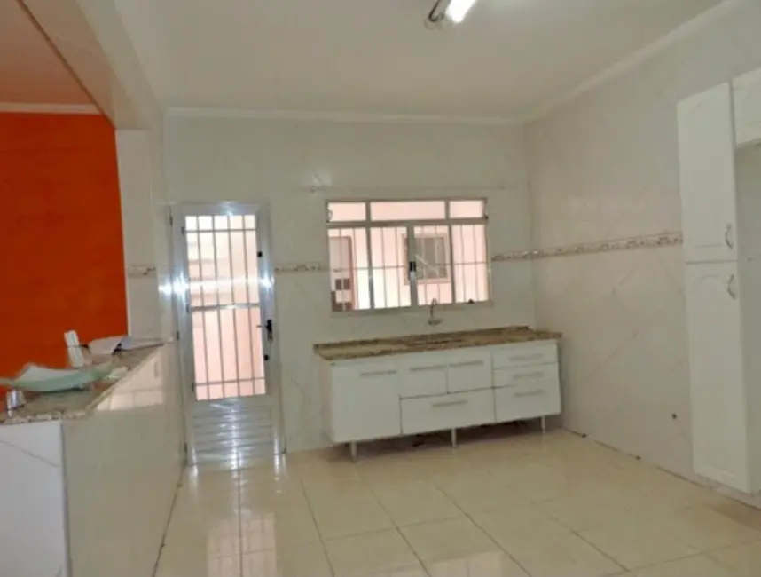 Sobrado com 3 quartos à venda, 160m2 em Jardim Aida, Guarulhos - SP - imagem 5 Foto 5 de Sobrado com 3 quartos à venda, 160m2 em Jardim Aida, Guarulhos - SP