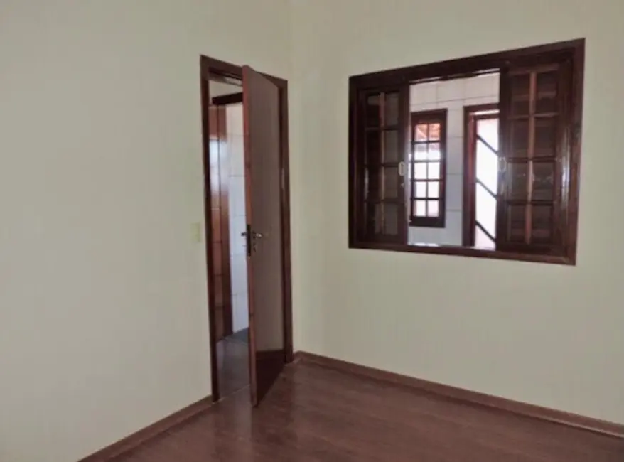 Sobrado com 3 quartos à venda, 160m2 em Jardim Aida, Guarulhos - SP - imagem 3 Foto 3 de Sobrado com 3 quartos à venda, 160m2 em Jardim Aida, Guarulhos - SP