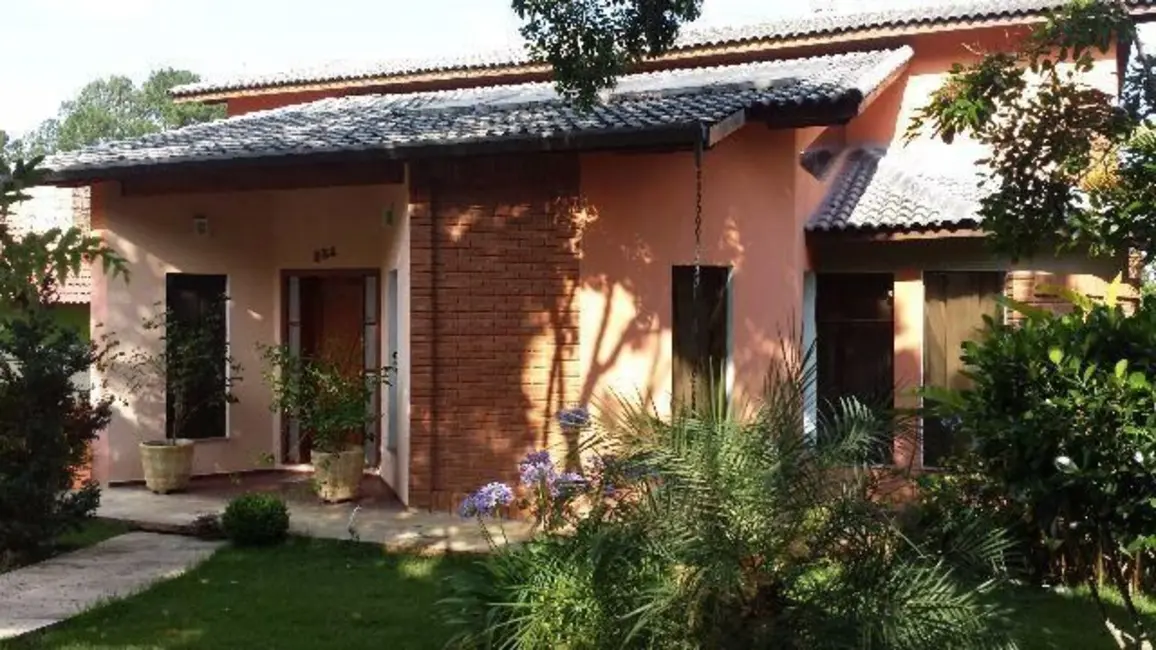 Foto 1 de Sobrado com 4 quartos à venda, 1260m2 em Caputera, Aruja - SP